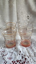 Jolie verre de couleur rouge