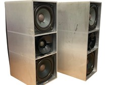 Paire d'enceintes sur pied