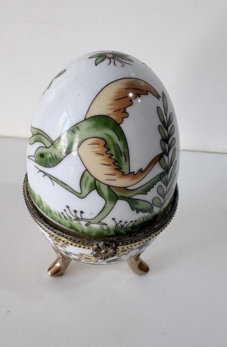 Oeuf porcelaine sur pieds - oeuf,