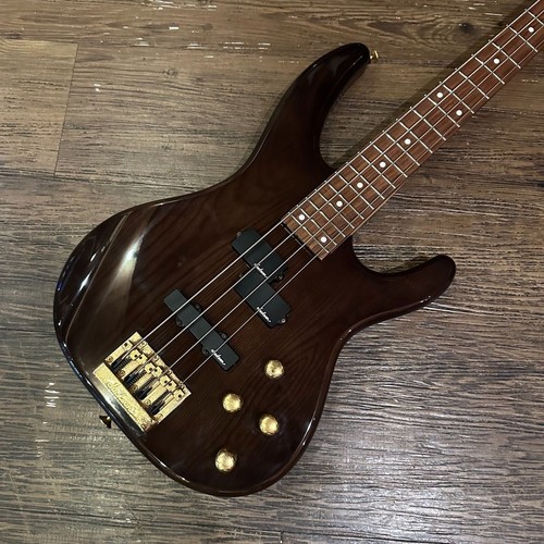 Guitare basse électrique
