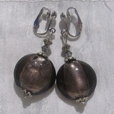 BOUCLES D'OREILLES CLIPS VERRE GRIS TOUPIES SWAROVSKI SUPPORT SANS NICKEL "CHIC"