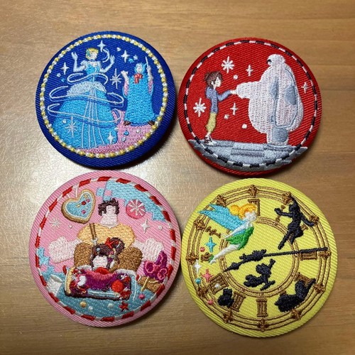 Badge broche broderie