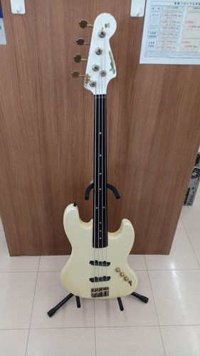 Guitare basse électrique - , moon