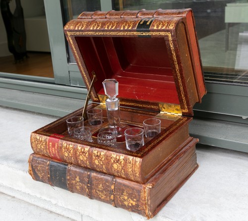 Cave liqueurs faux - cave, livres