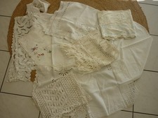 LOT DE NAPPERONS PETITS ET