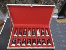 JEU D'ECHEC LE SEIGNEUR DES ANNEAUX 32 FIGURINES EN PLOMB