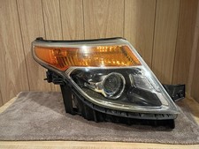 2011-2015 Ford Explorer Headlight HID Xenon right passenger side genuine nice