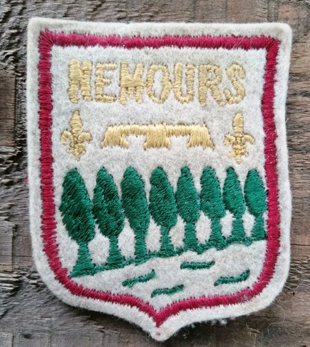 écusson ancien brodé nemours - Écusson,
