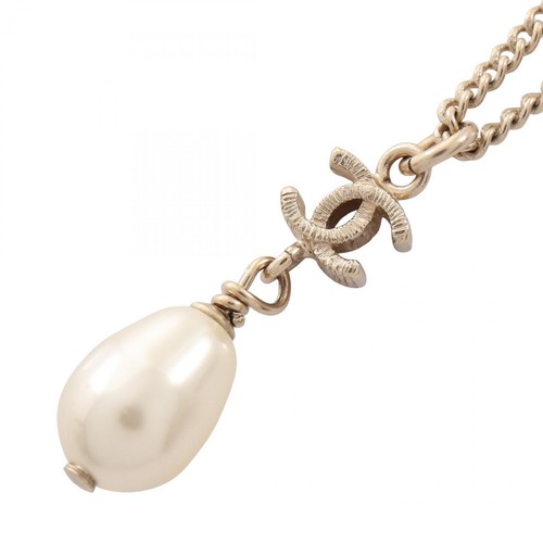 Collier pendentif balançoire