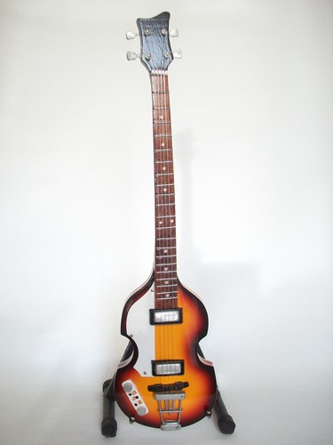 Guitare basse miniature violin - guitare,