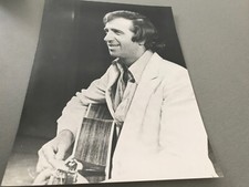 JEAN VALLÉE   - Photo de presse originale 18x24