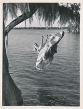 La balançoire vers 1950 photo