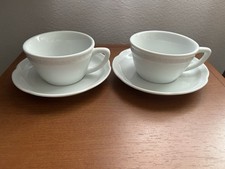 Paire de soucoupes à tasse