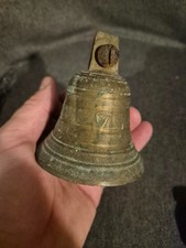 Cloche en bronze ancienne