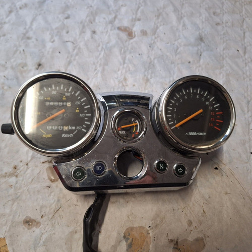 Compteur 4991 kms hyosung gv - 4991,