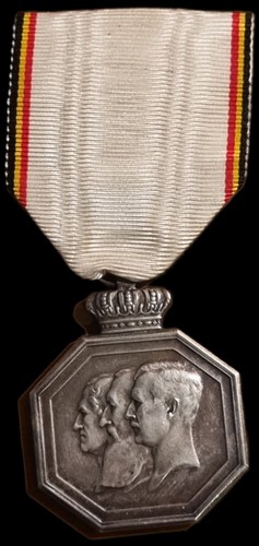 Centenaire - , de