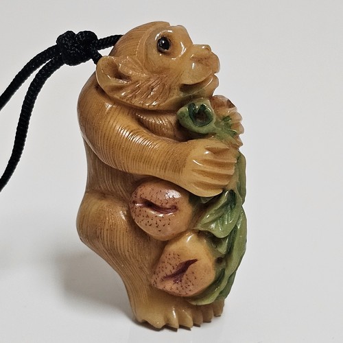 Netsuke singe noyer du - en,