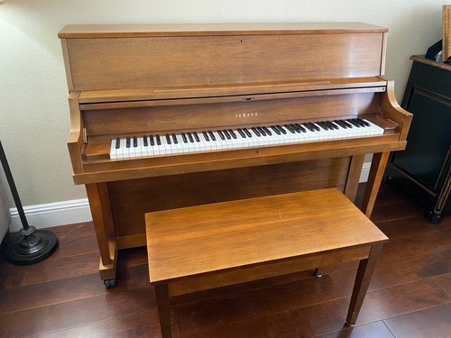 Yamaha upright piano - 48",