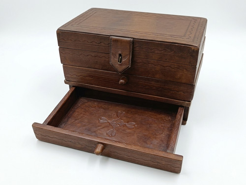 Ancienne boite gainée - de, cuir