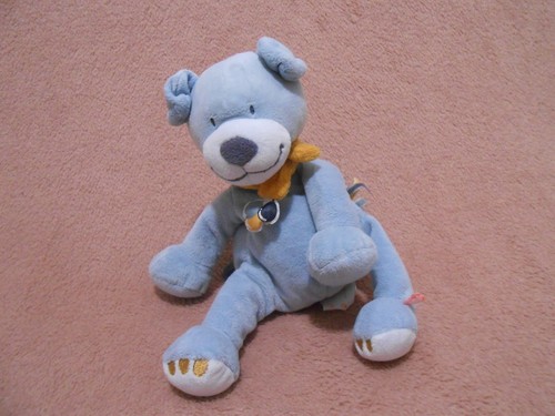 Doudou peluche chien bleu