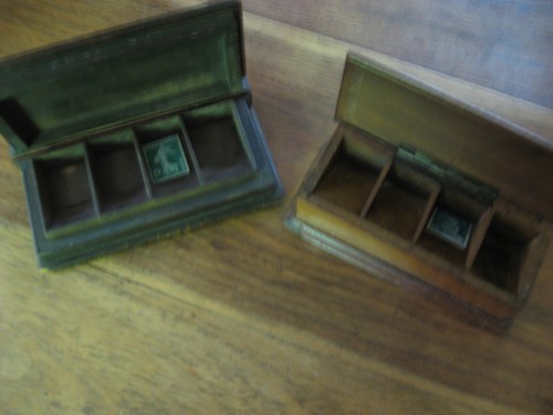 Boîte timbres - 2, À