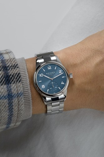 Nomos glashütte club - nomos,