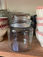 Bocal en verre transparent