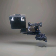 Petite Machine à Coudre