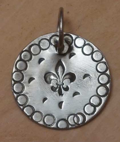 Pendentif fleur lis - pendentif,