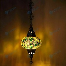 Lampe suspendue au plafond en