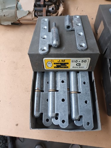 Boite paumelles 110 x - boite, de