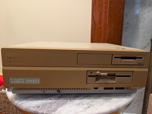 Commodore amiga a2000 2000hd - commodore,