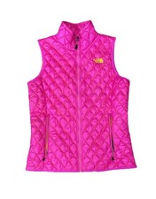 The North Face Bright Pink Puffer Vest Woman’s Size Medium Light Weight