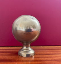 Boule ancienne d'escalier -