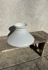 Ancien abat-jour blanc en