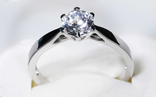 Bague en argent - ---,
