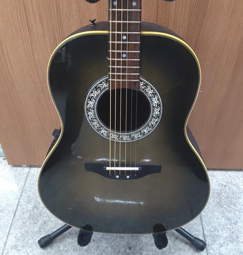 Guitare électrique acoustique