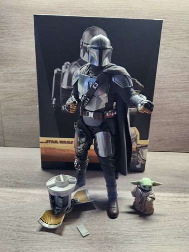 Hot toys star wars mandalorian