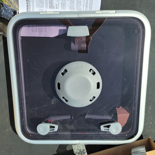 Lewmar hatch with vent - lewmar,