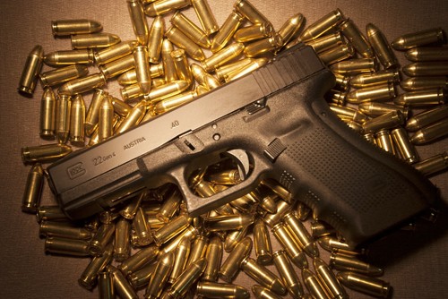 Plaque metal pistolet - metal,