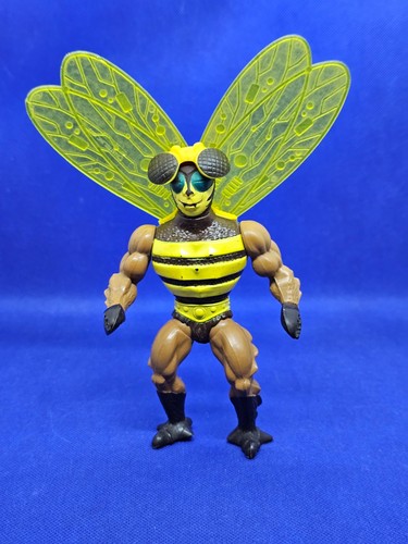 Buzz off motu - les, maîtres