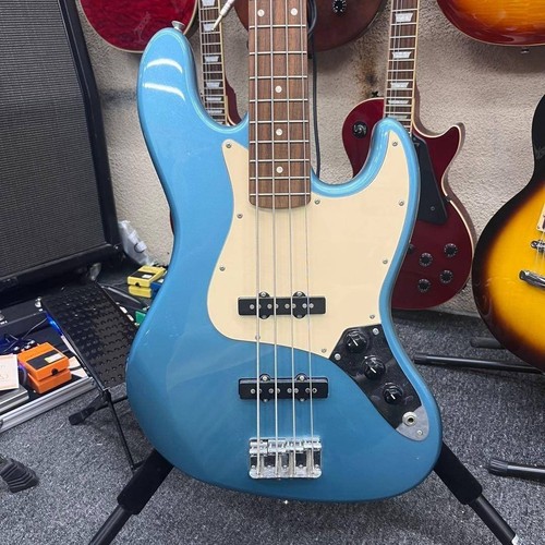 Squier affinity jazz - squier, bass