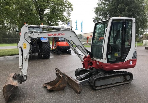 Takeuchi tb228 mini digger - takeuchi,