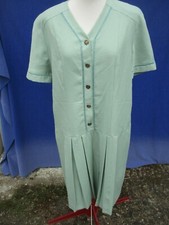 Robe N°39 verte en polyester
