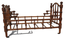 Lit un place en bois tourné