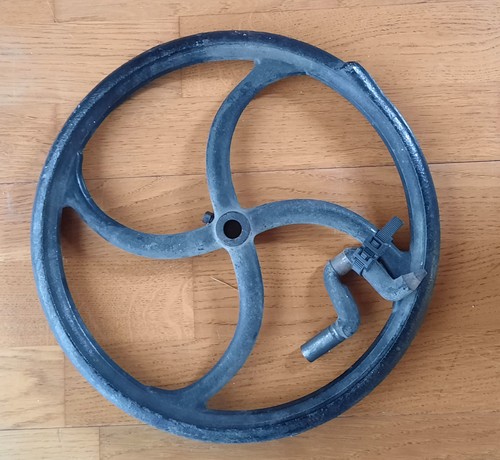 Ancienne roue fonte - fonte,, de