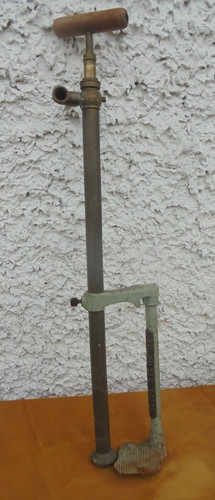 Ancienne pompe eau us - ancienne,