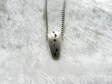 Collier chaîne et pendentif