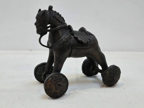 Ancien jouet cheval temple