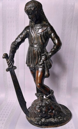 Très belle statuette - , en